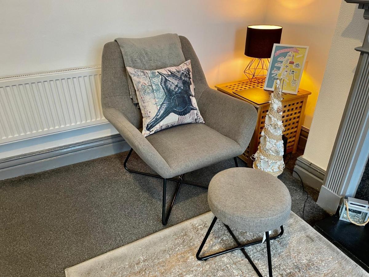 Entire Holiday Home In Blackpool With Free Parking And A Private Patio Garden Exterior photo